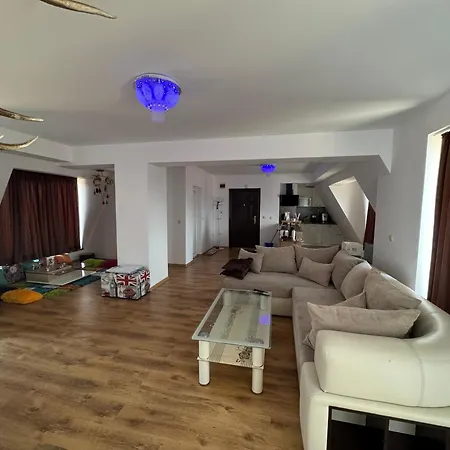 Luxury Attic Apartment, Centre, Two Big Terraces * Kazanlŭk
