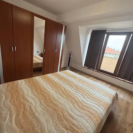 Apartamento Luxury Attic Apartment, Centre, Two Big Terraces Kazanlŭk