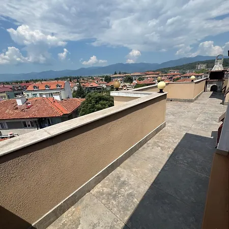 Luxury Attic Apartment, Centre, Two Big Terraces Kazanlŭk
