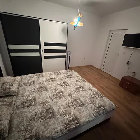 아파트 Luxury Attic Apartment, Centre, Two Big Terraces Kazanlŭk